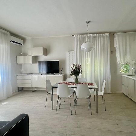 Stunning Apartment 300Mt By The Sea Forte Dei Marmi Exteriér fotografie